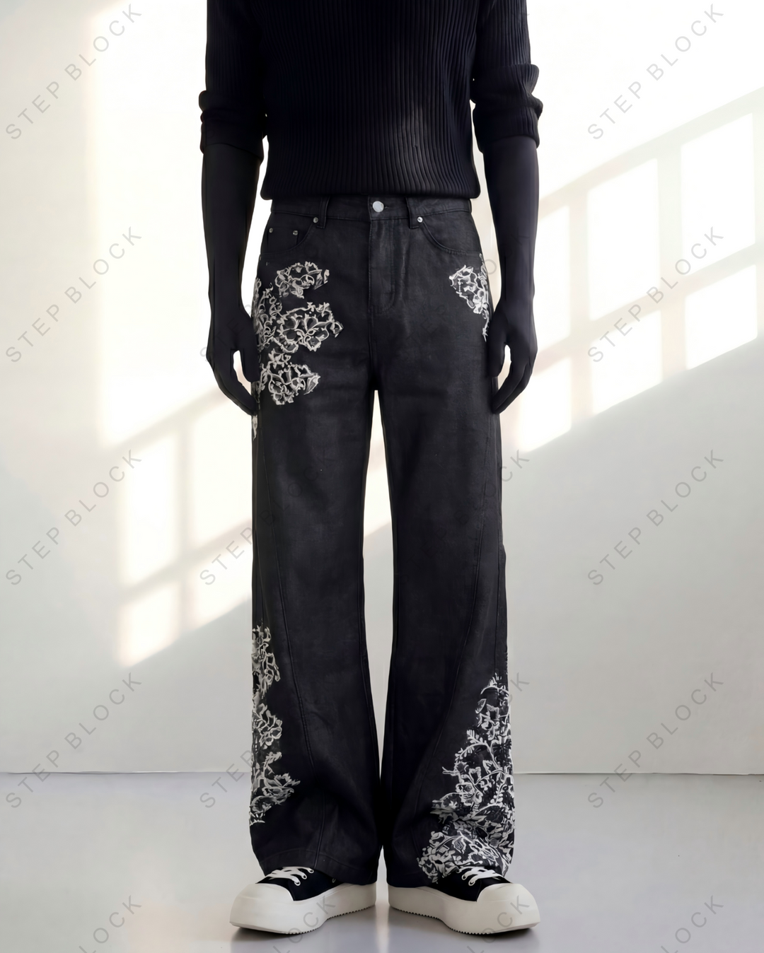 STEP BLOCK MT045 vintage black washed baggy jeans with white floral embroidery