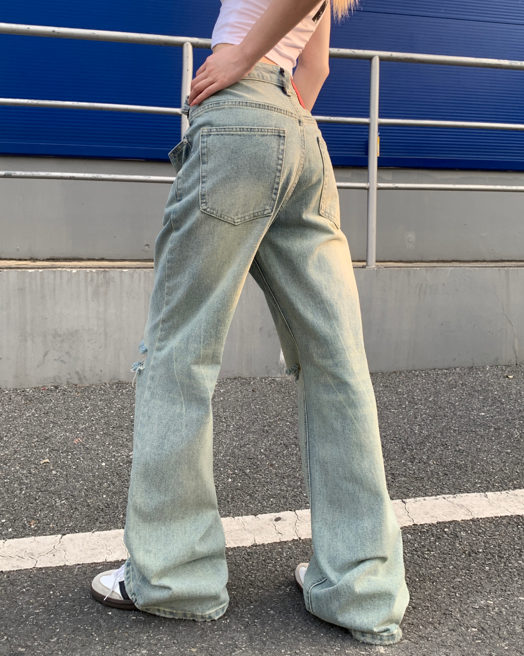 STEP BLOCK MT070 Knee-Distressed Wide Leg Baggy Jeans - Light Wash
