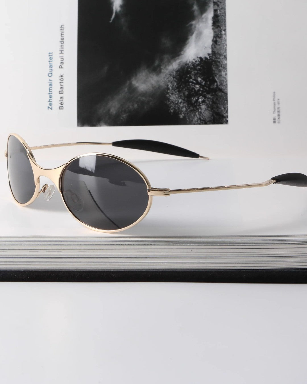 BRYNOR Oval Retro Sunglasses product photo
