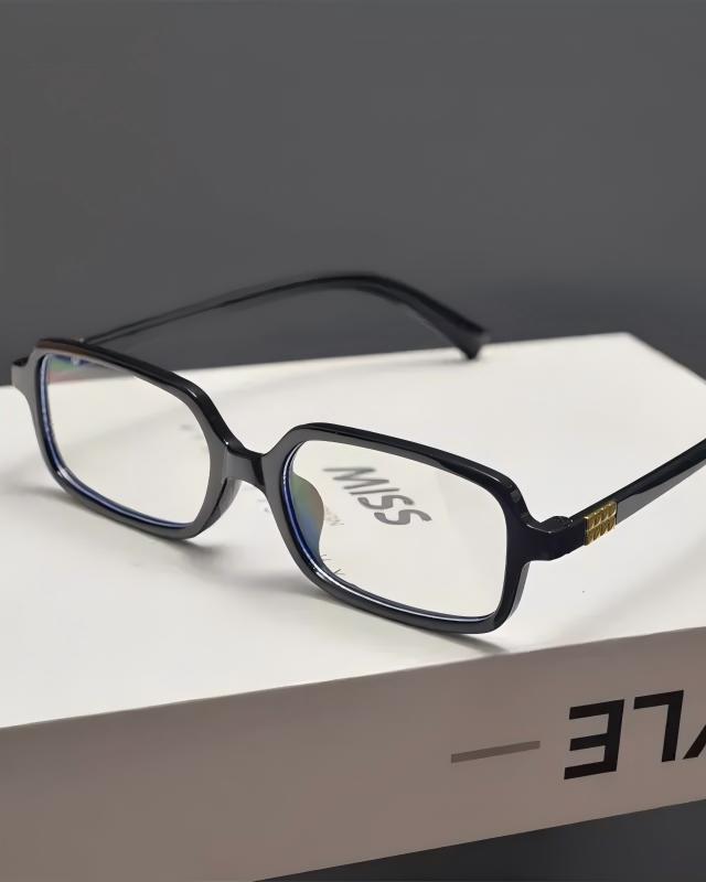 Front detail of Transparent Rectangle Sunglasses