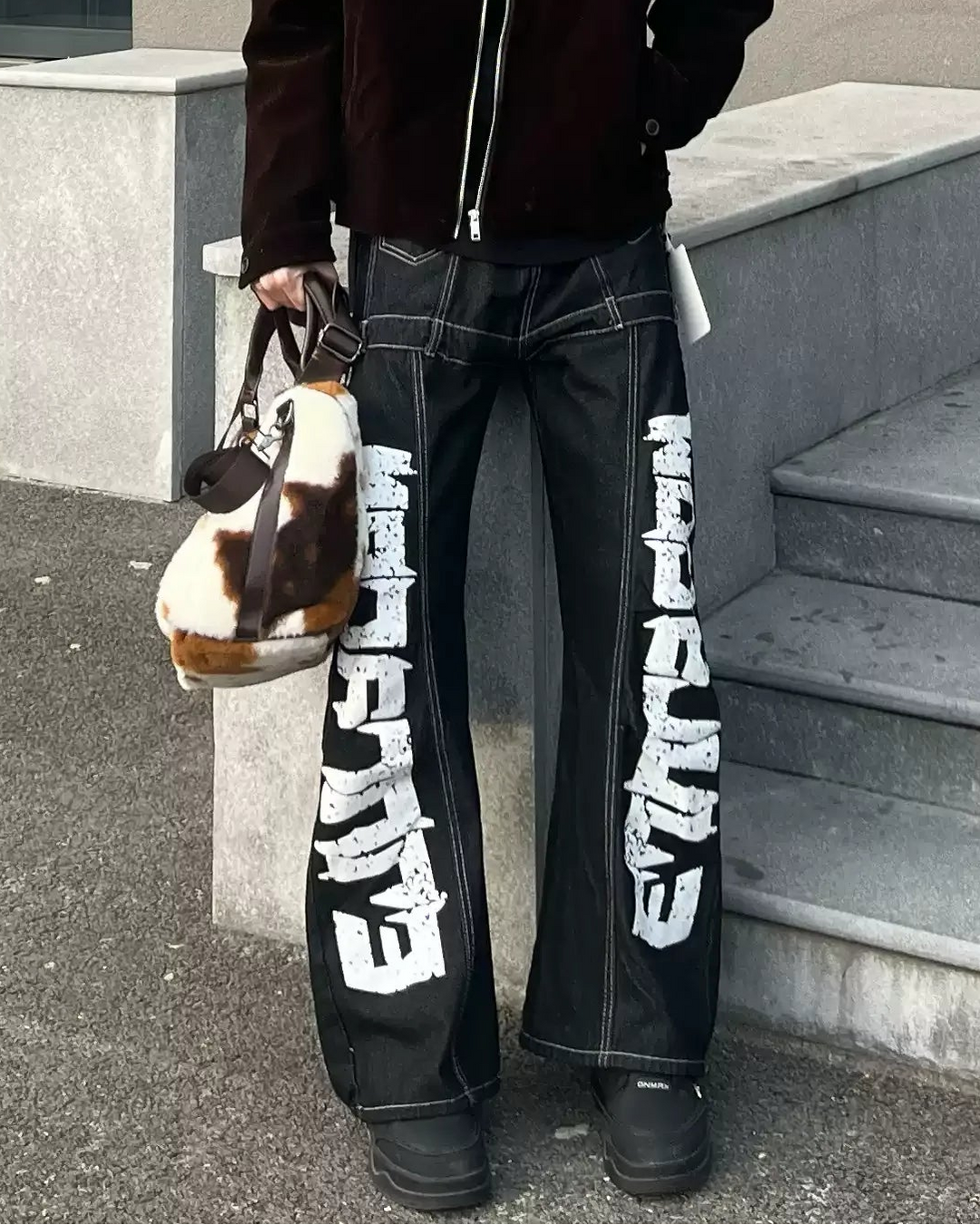 Side Text Embroidered Baggy Jeans