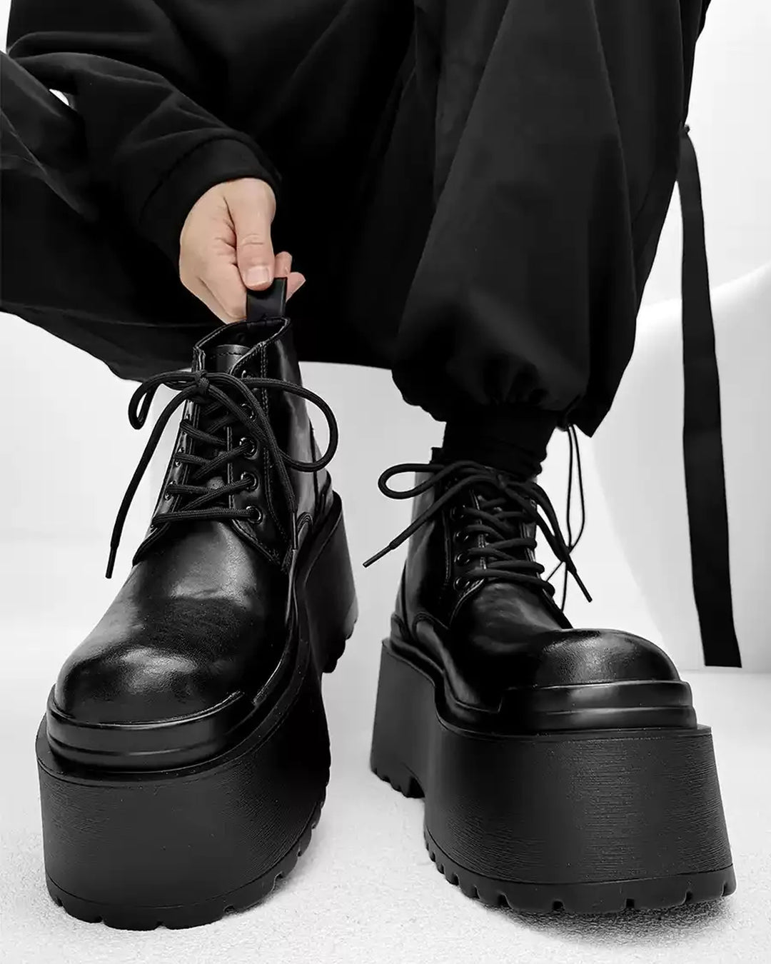 Additional product image of Black Leather Chunky Platform Chelsea Shoes