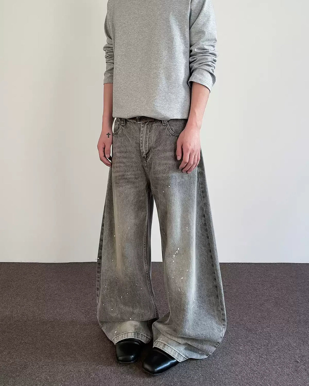 Additional product image of Grey Distressed Baggy Jeans