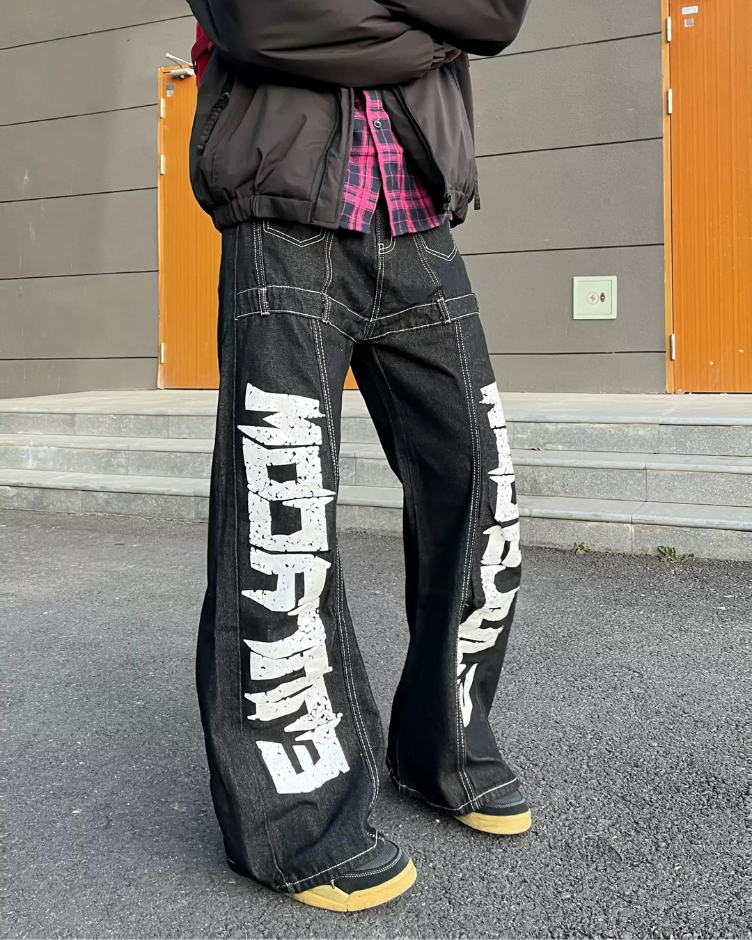 Side Text Embroidered Baggy Jeans