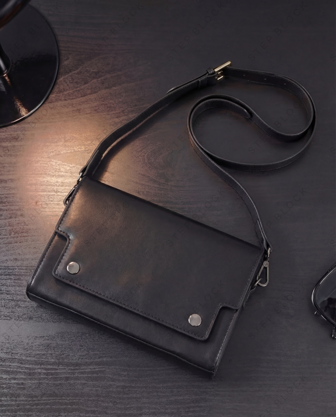 STEP BLOCK Ac083 Minimalist Leather Crossbody Bag
